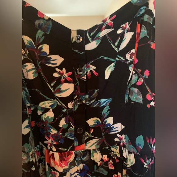 Express Summer Dress - Picture 2 of 4